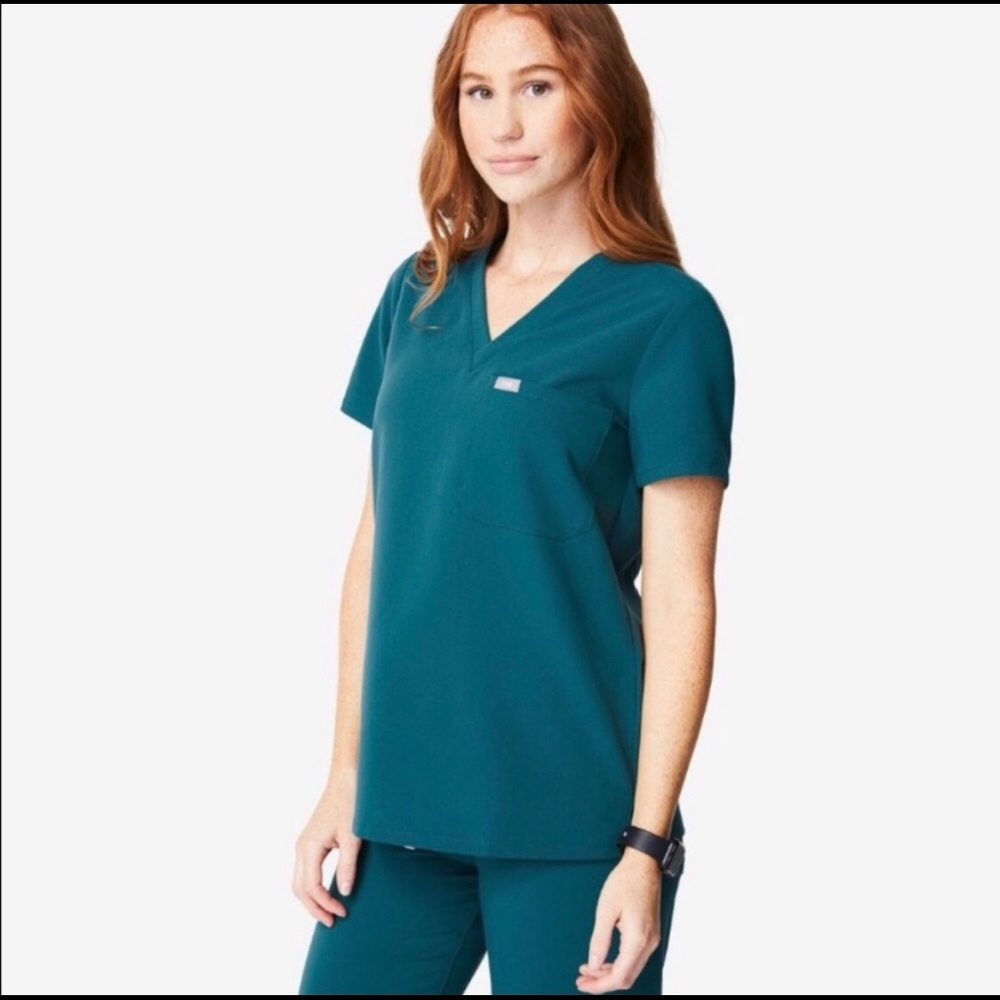 FIGS Catarina scrub top in Caribbean Blue